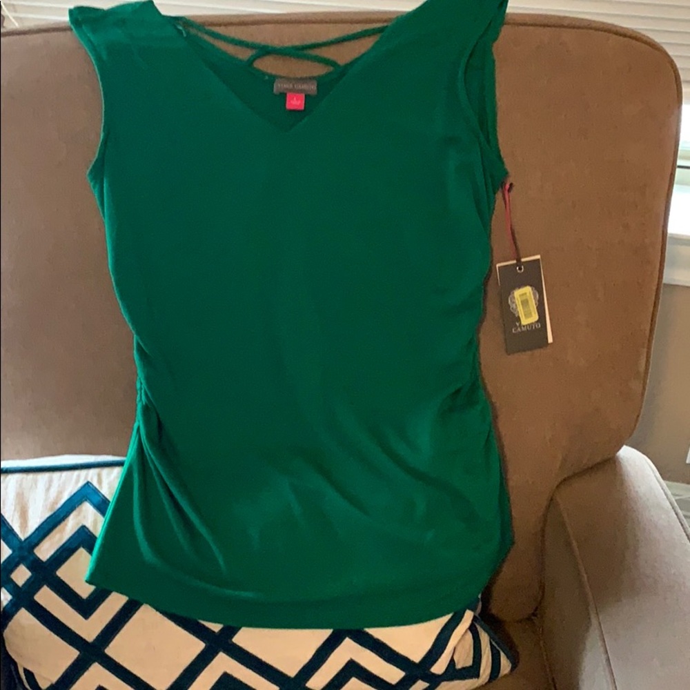New Vince Canute top in green